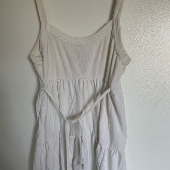 White tank with tie in the back - Picture 3 of 3